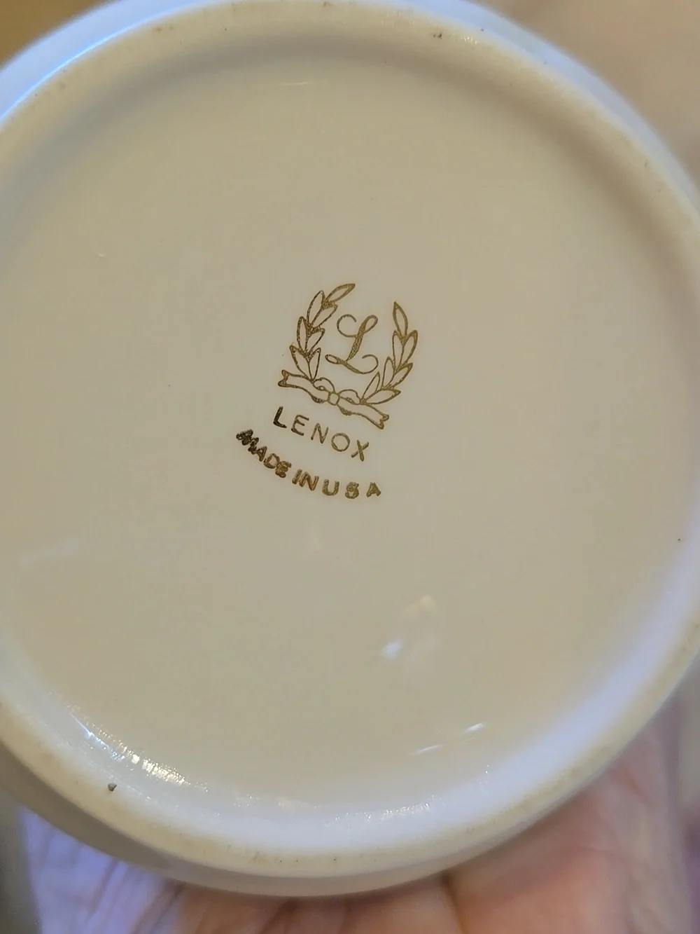 Lenox Woodland Series Creamy Ivory Vase